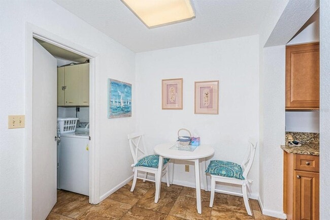 Foto del edificio - 5801 Bahia Del Mar Cir N