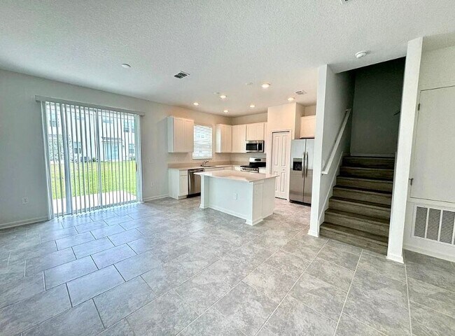 Building Photo - 3174 Laurent Lp