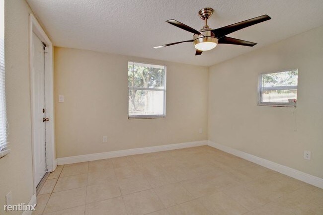 Building Photo - 4 br, 2 bath House - 2411 Wiley St