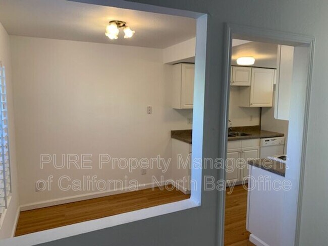 Building Photo - 2956 Yulupa Ave