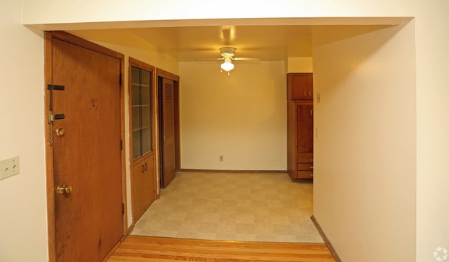 Dining Room - 11121 W Meinecke Ave