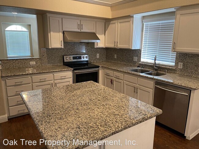Foto del edificio - 3 br, 2 bath House - 10231 N. Whitney Avenue
