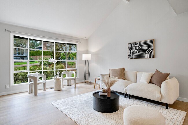 Foto del edificio - Spacious 4-Bedroom Home for Rent in Kirkland