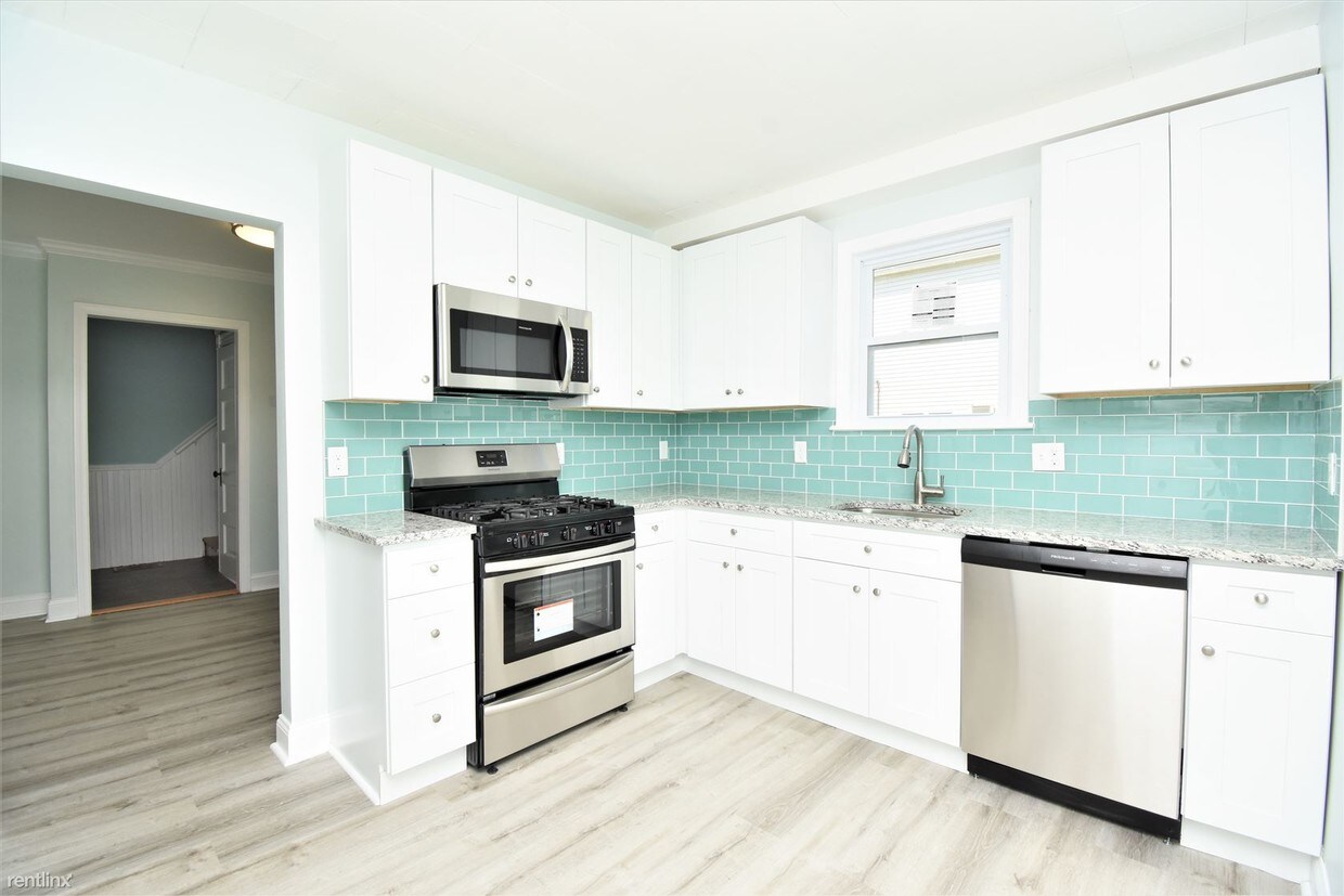 2 br, 1 bath - 80 Sagamore St #2 - 2 br, 1 bath  - 80 Sagamore St #2