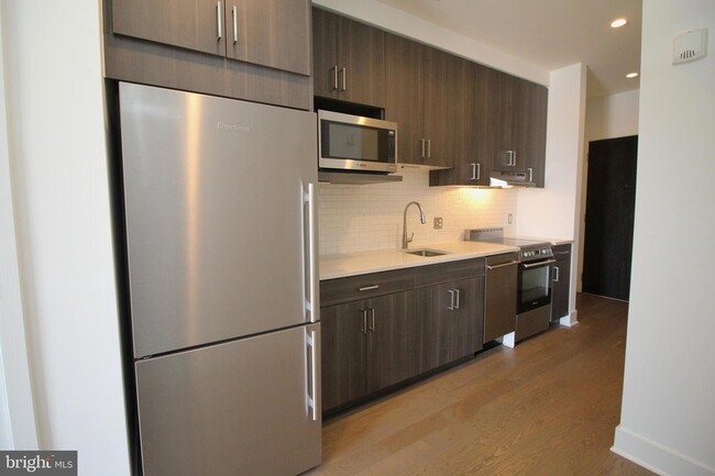 Building Photo - 2550 17th Street NW Unit 509