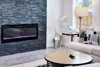 Building Photo - 1214 Hays St