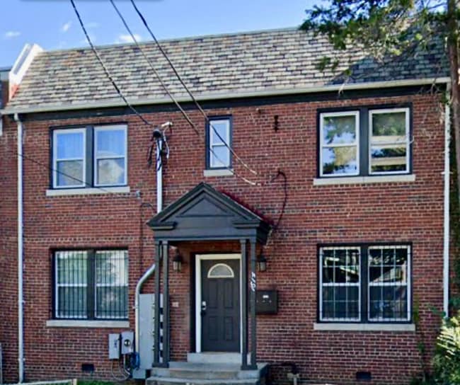 Photo - 1614 17th St SE Apartment