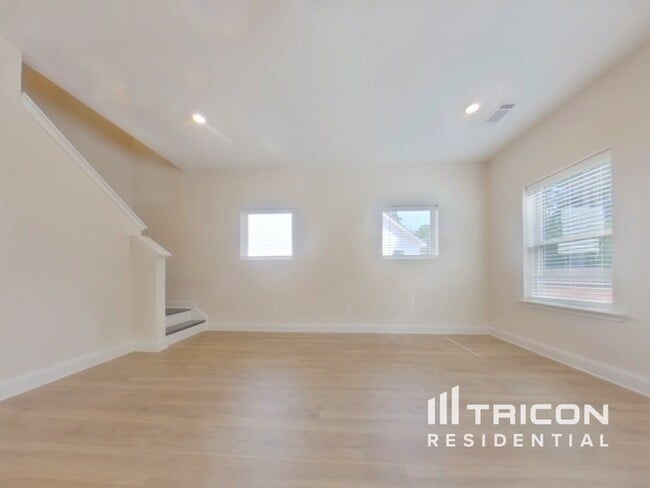 Building Photo - 412 Cantrell Dr