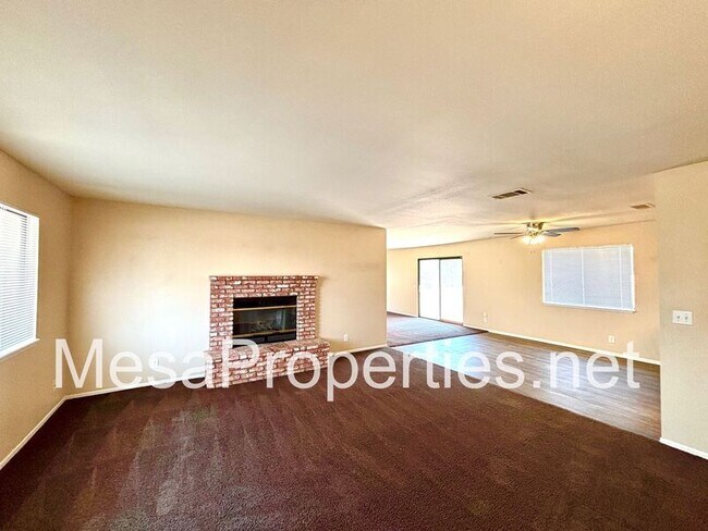 Foto del edificio - 8988 Grapefruit Ave