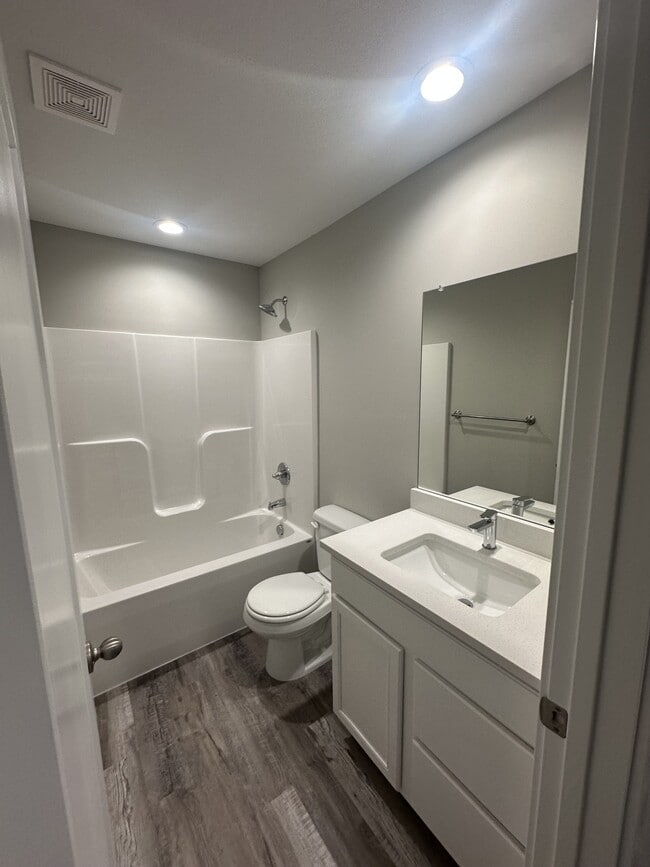 Building Photo - 16303 W Lynndale St