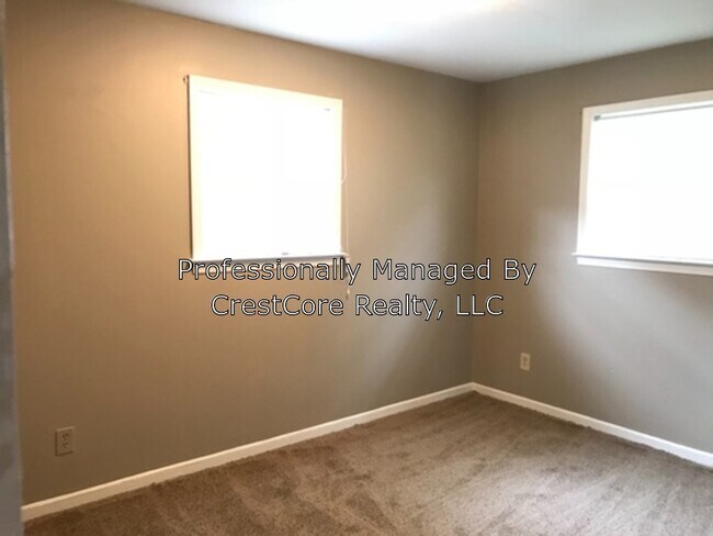 Foto del edificio - 1002 Hillcrest Ave