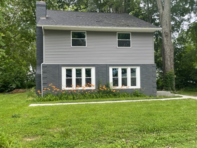 Building Photo - 3134 Chestnut Ln NE