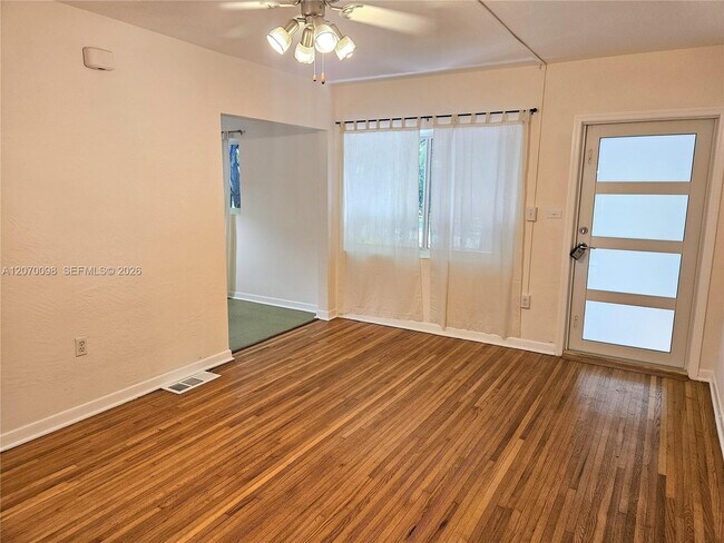 Foto del edificio - 6624 SW 78th Terrace