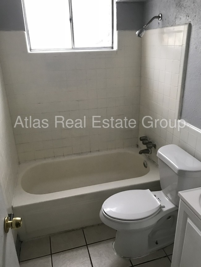 Building Photo - 7169 Grove Way