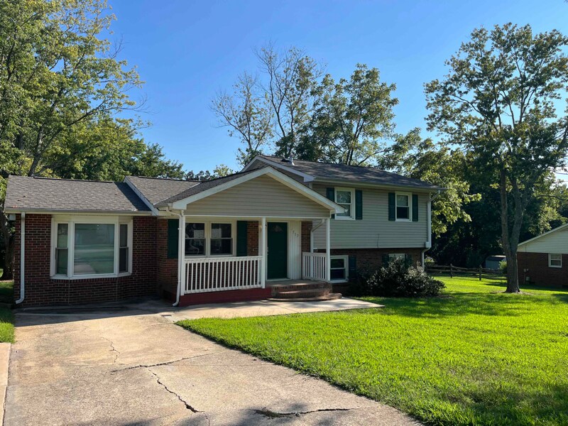 5717 Friendswood Dr, Greensboro, NC 27409 House Rental in Greensboro