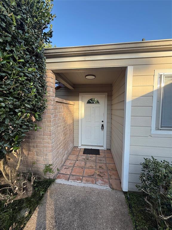 Foto del edificio - 8119 Amurwood Dr