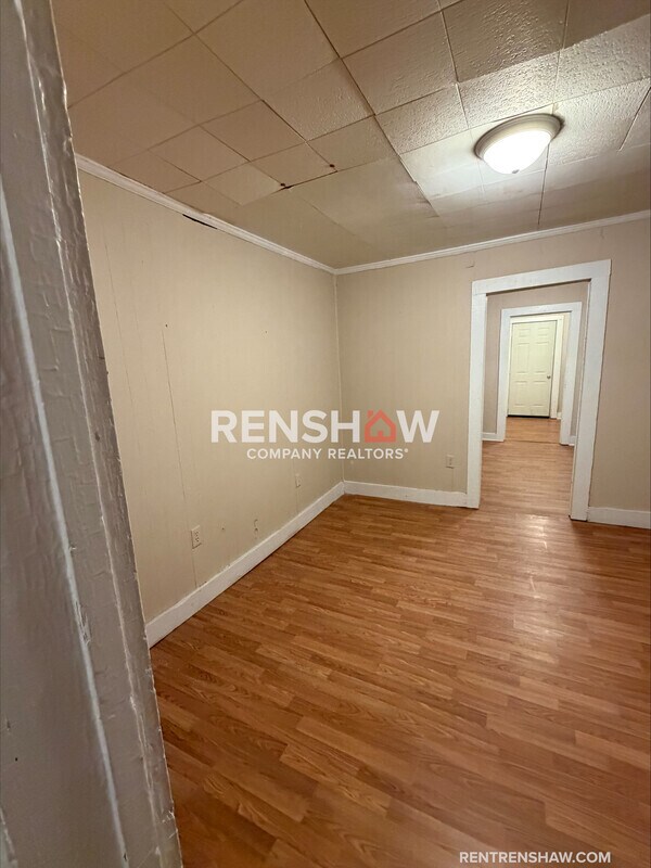 Building Photo - 1306 W Countryman St