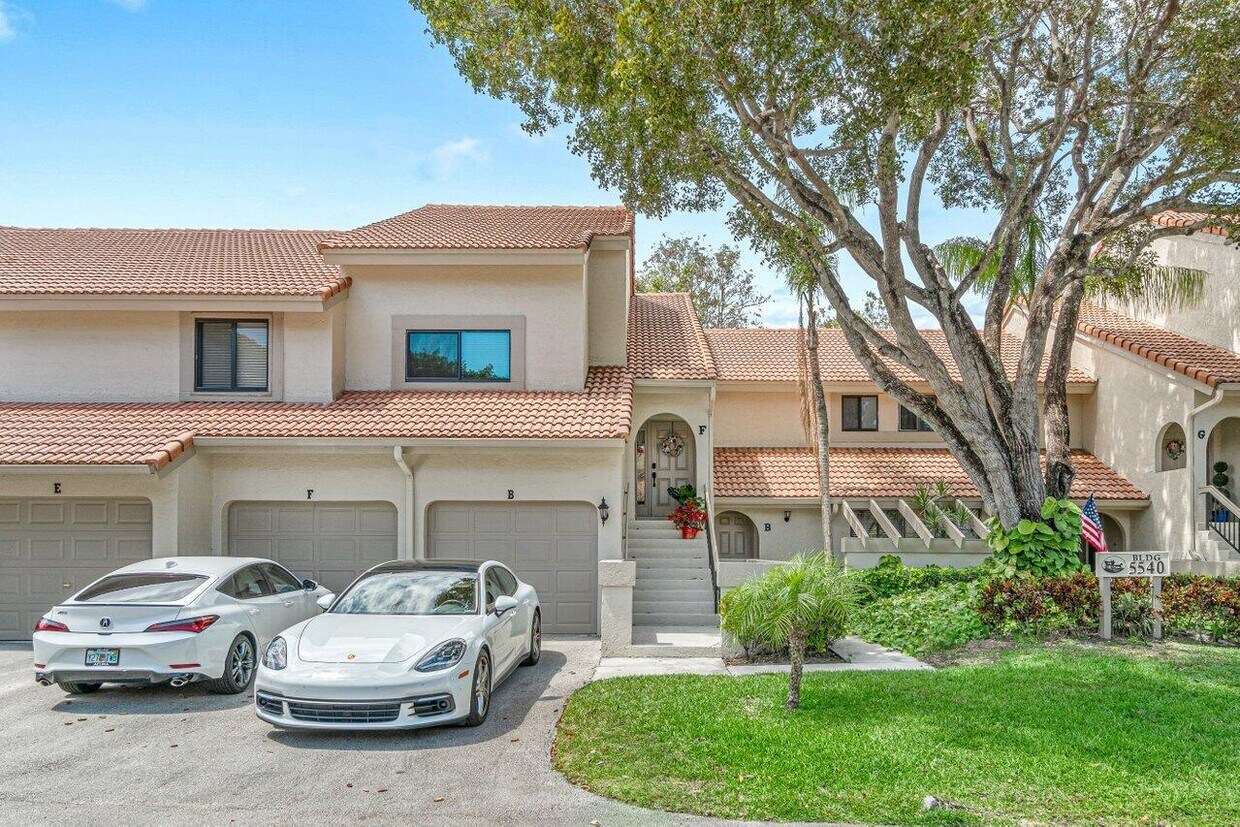 Foto principal - 5540 Coach House Cir
