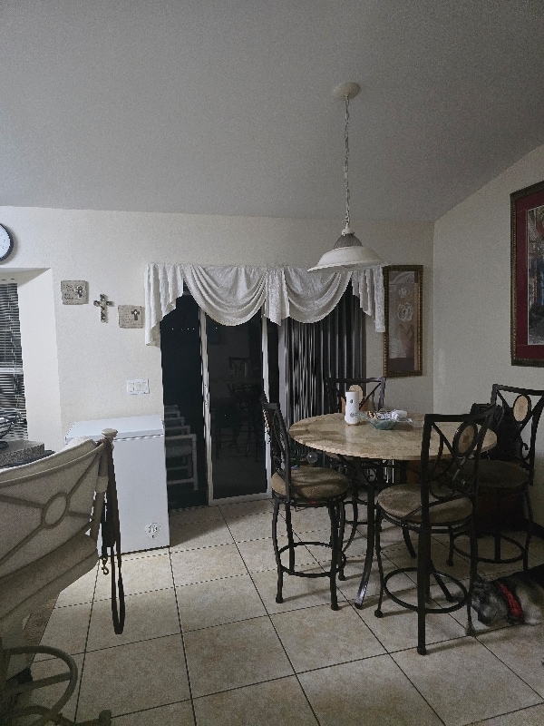 Foto del edificio - 17351 Metcalf Ave