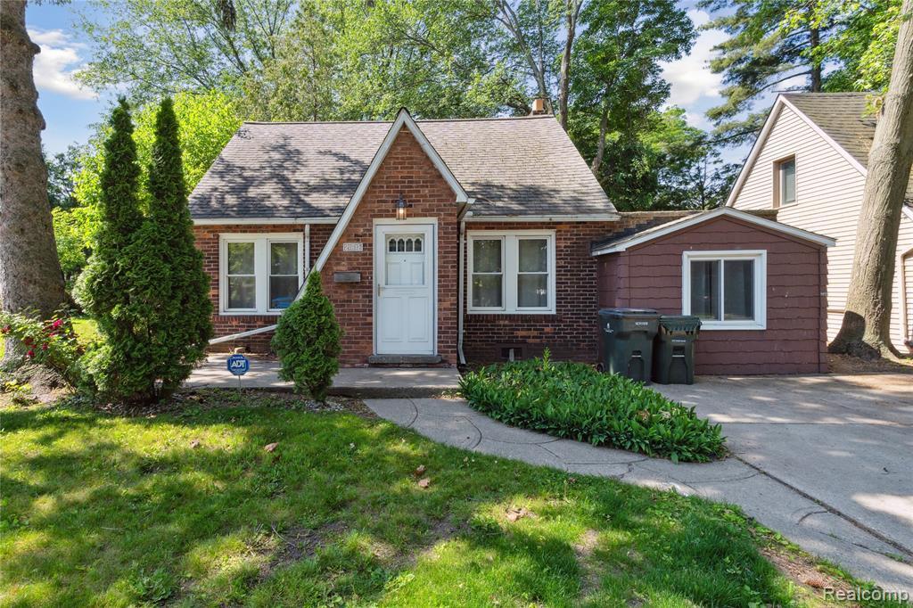 Foto principal - 21612 Harper Lake Ave
