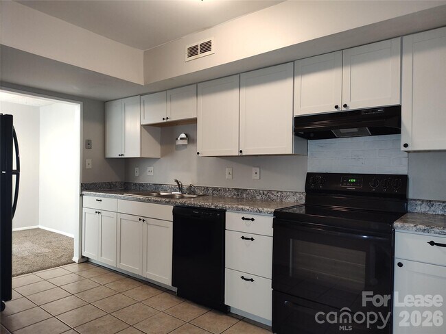 Foto del edificio - 7001 Stonington Ln