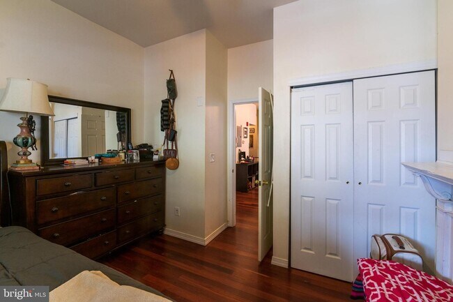 Foto del edificio - 4841 Walton Ave