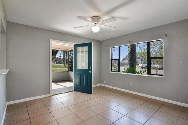 Building Photo - 1220 Morin St