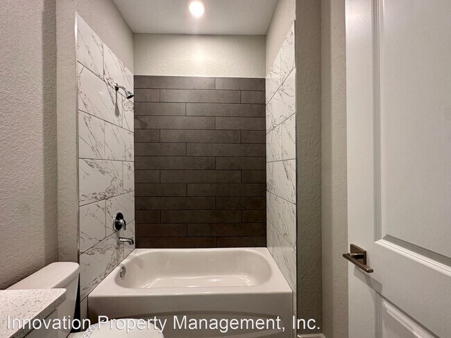 Building Photo - 3 br, 2 bath House - 547 Albatross Dr. # B