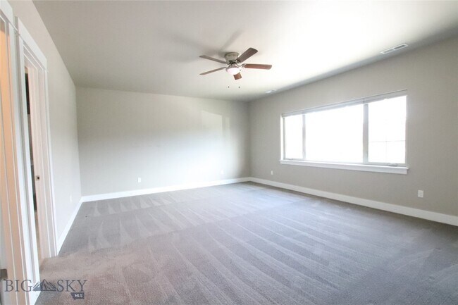 Upstairs Master Bdrm - 3065 Lori Ln