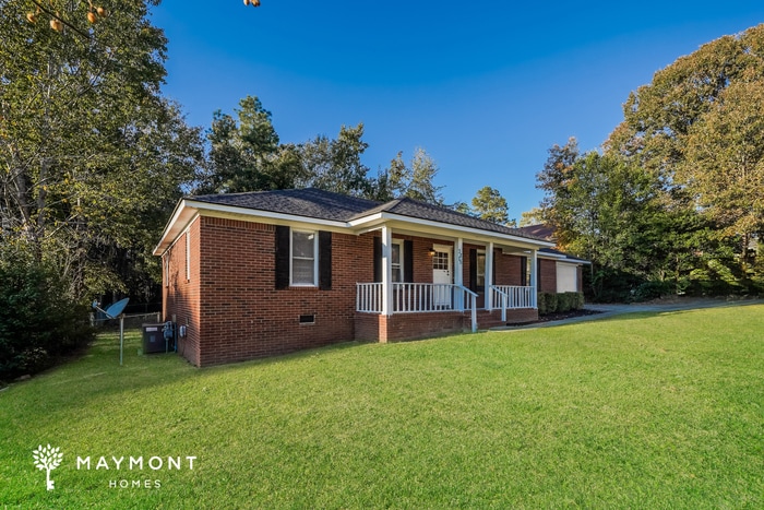 Building Photo - 3815 Crest Dr