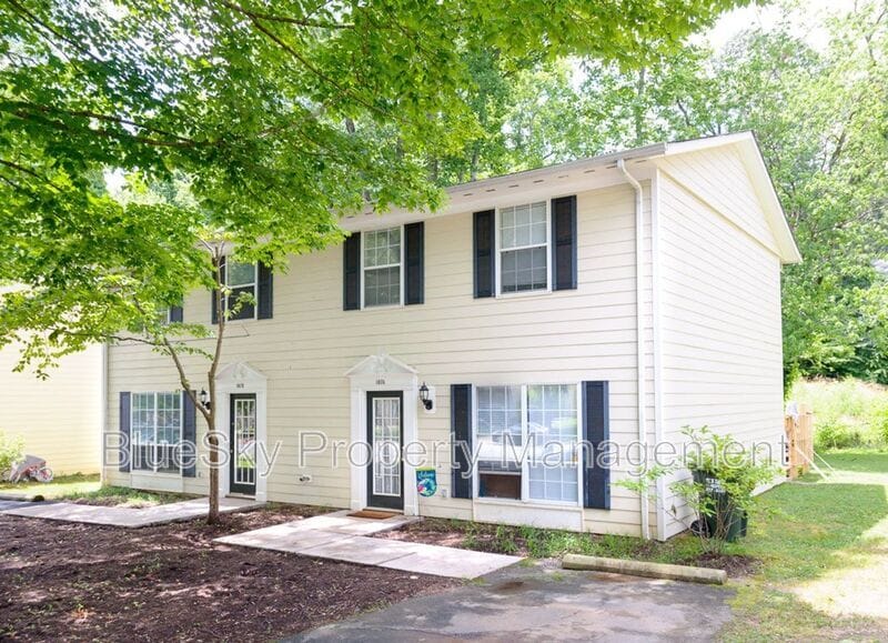 Building Photo - 107 Longwood Dr