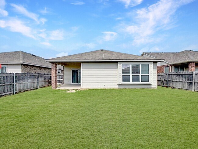 Foto del edificio - Charming 3-Bedroom, 2 Bath Home in a Quiet Neighborhood with Easy Access to 820 & I-30