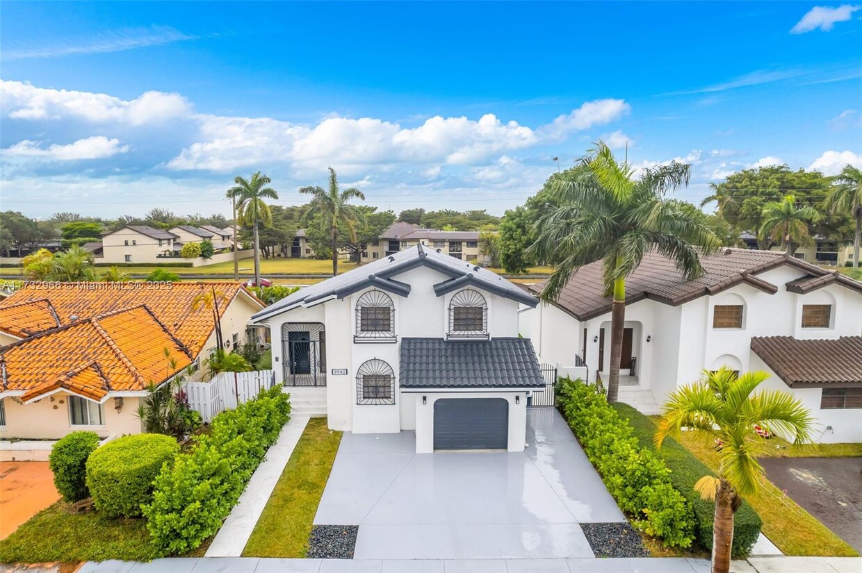 Foto principal - 9940 SW 136th Ct