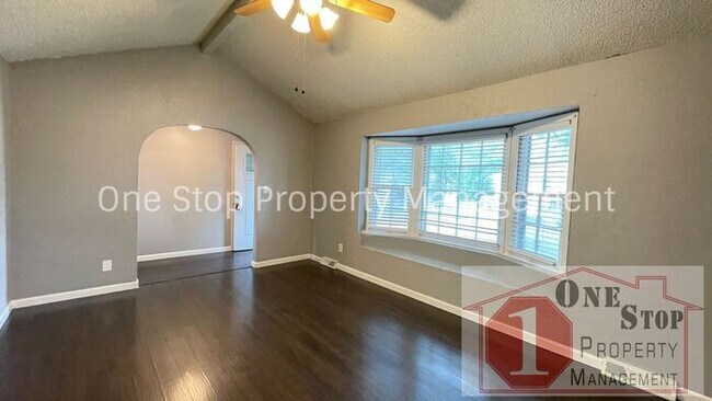 Foto del edificio - 3 Bedroom, 2 Bathroom in Lee's Summit!