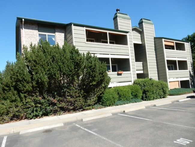 Photo - Charming 2 bed/ 2 bath condominium located in Gunbarrel's Hunter Creek. Next to beautiful park!