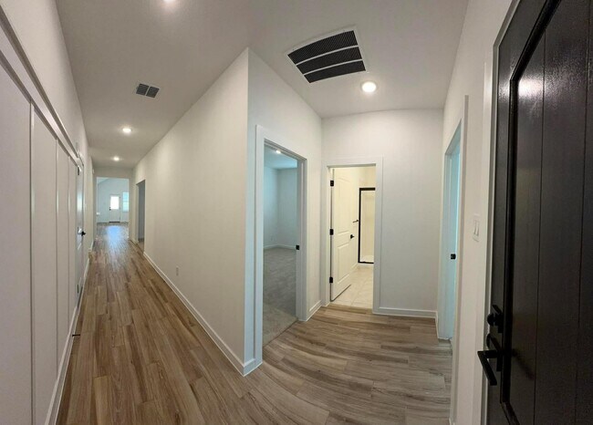 Foto del edificio - 4723 Bay Vista Dr