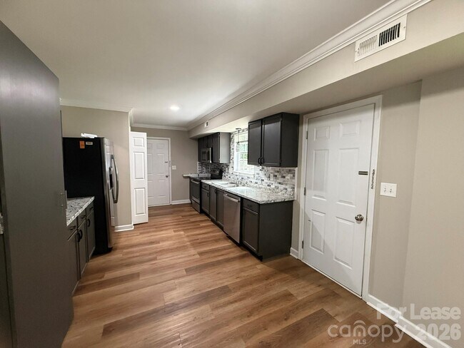 Foto del edificio - 431 Kingville Dr