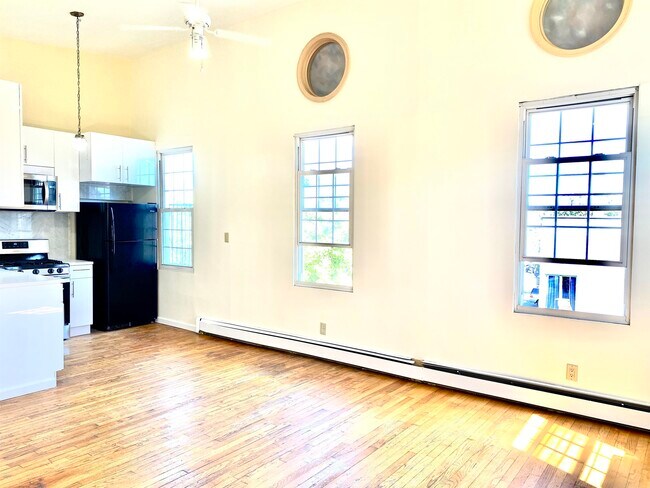 Building Photo - 325 Central Ave