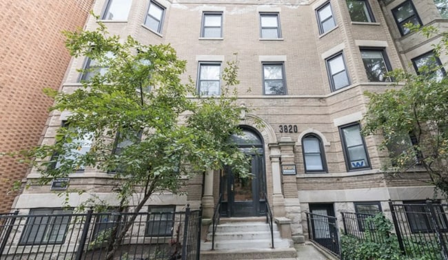 Building Photo - 3820 N Sheffield Ave