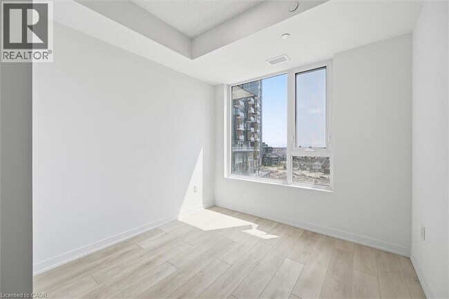 Photo du bâtiment - 4878 Powers Common