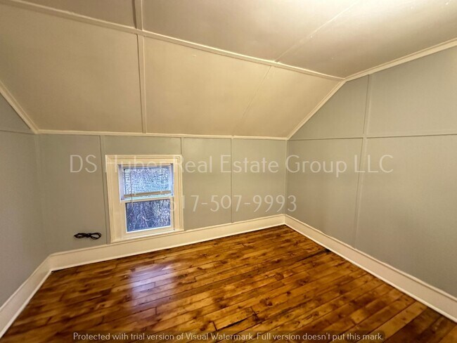 Foto del edificio - A Reo Town Treasure with 4 bedrooms 1 bath!