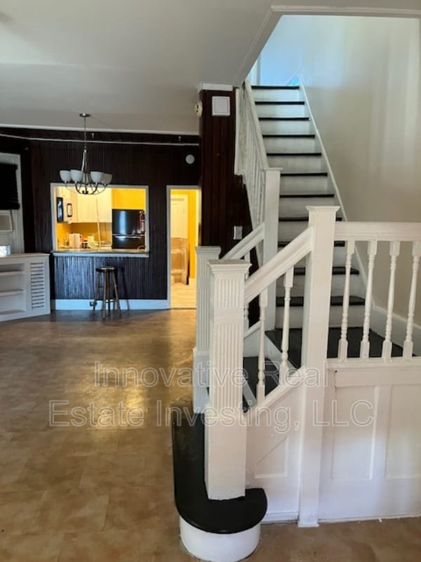 Photo - 6115 Lansdowne Avenue