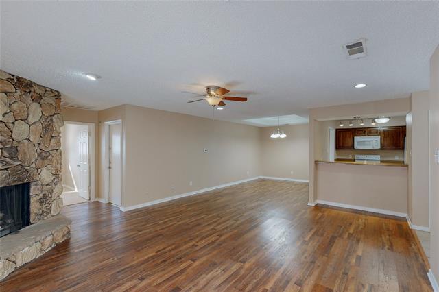 Foto del edificio - 1904 N Irving Heights Dr