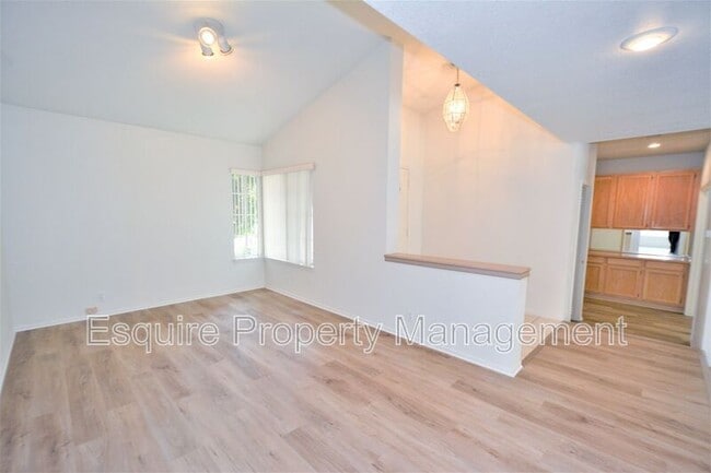 Foto del edificio - 1621 Devonshire Dr