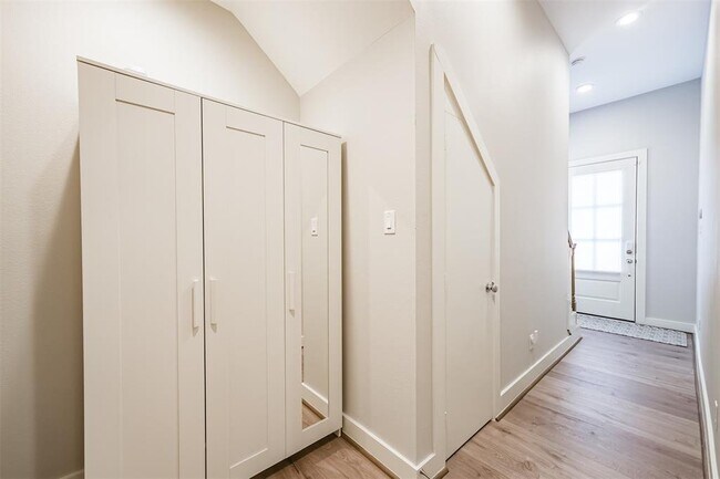 Foto del edificio - 5209 Allen St