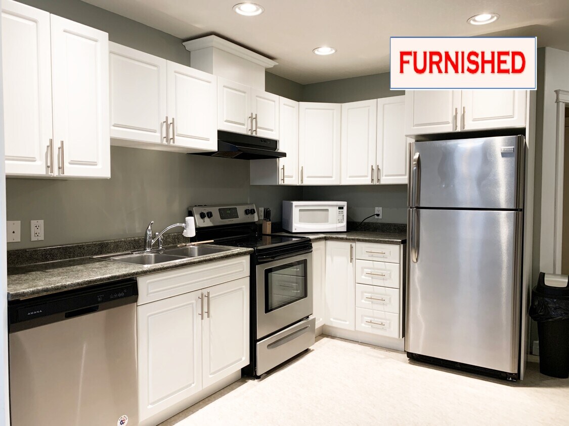 Primary Photo - 8220-B-8285 85th Ave