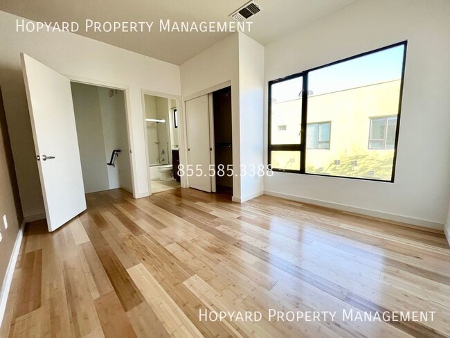 Building Photo - Charming Zephyr Gate townhome Available!