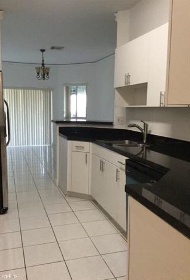 Foto del edificio - 3 br, 2.5 bath  - 8220 NW 10th St Apt 8