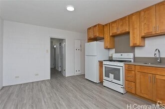 Building Photo - 931 Hikina Ln