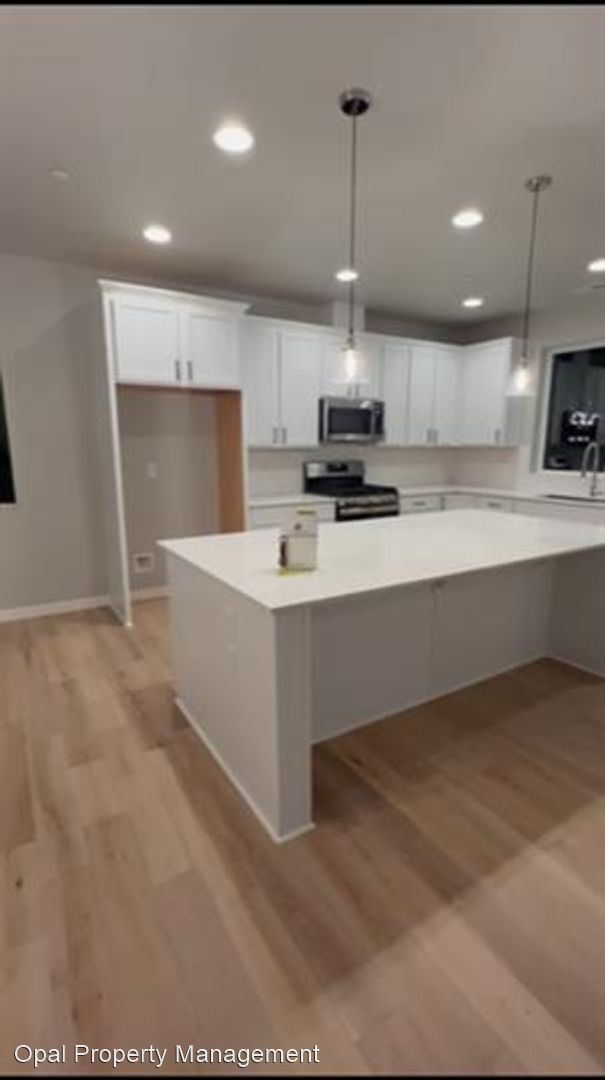 Building Photo - 5 br, 3.5 bath House - 8716 68th Pl NE